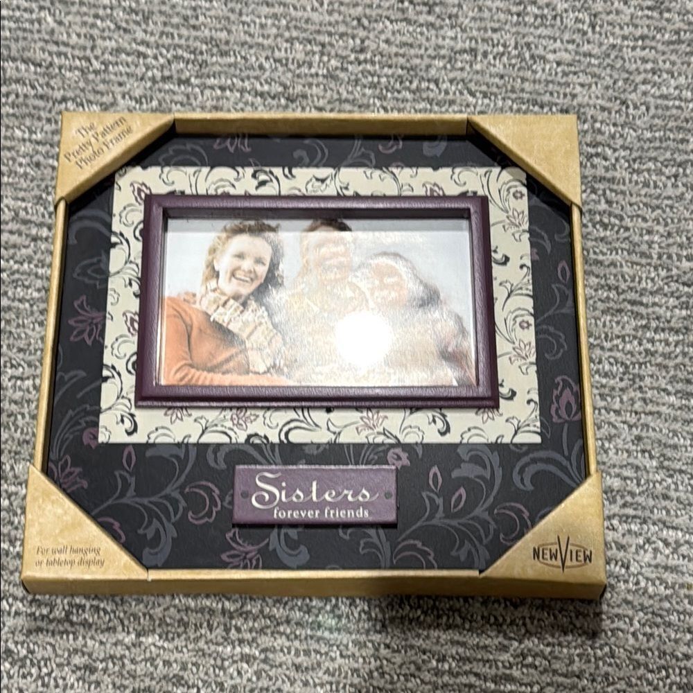 Sisters Forever Friends Photo Frame - Black and purple.